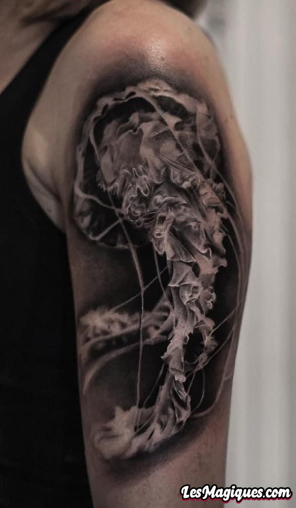 Tatouage Méduse Noir Et Gris