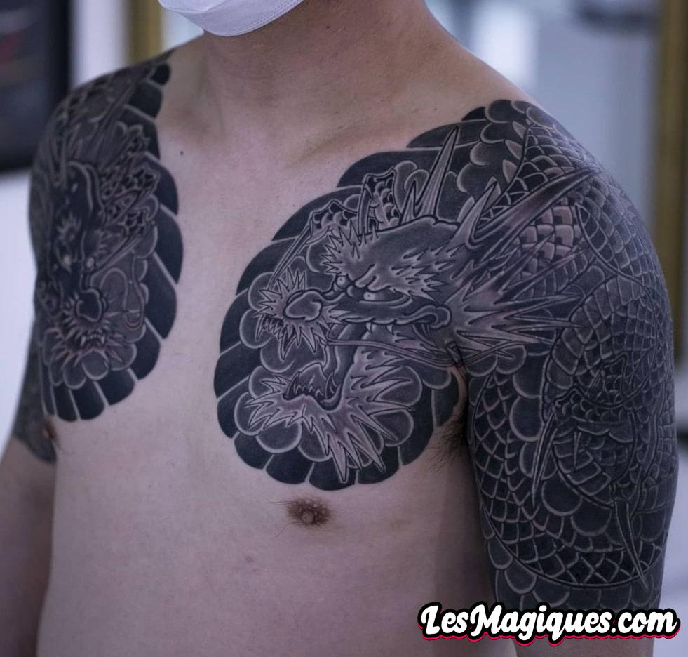 Tatouage de dragon japonais noir et gris