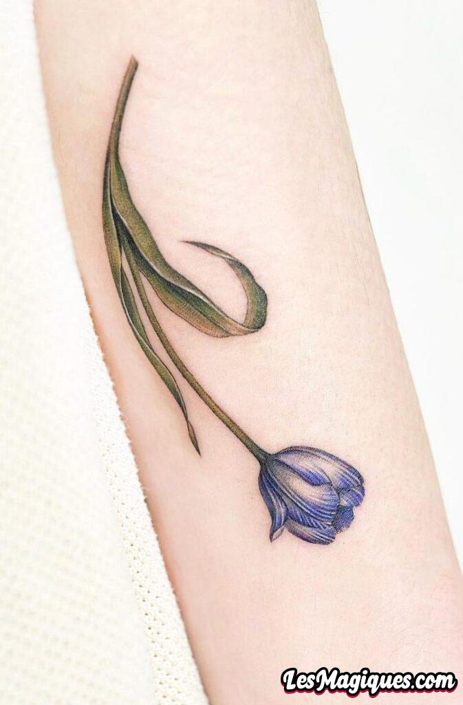 Tatouage Tulipe Bleue