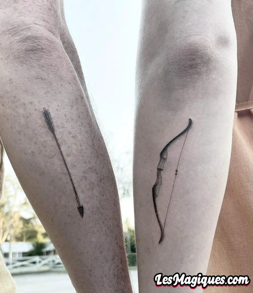 Tatouage arc et flèche
