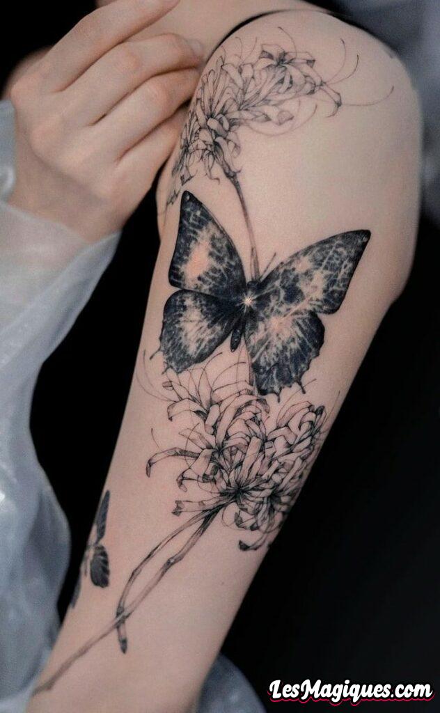 Papillons avec Spider Lily Tattoo