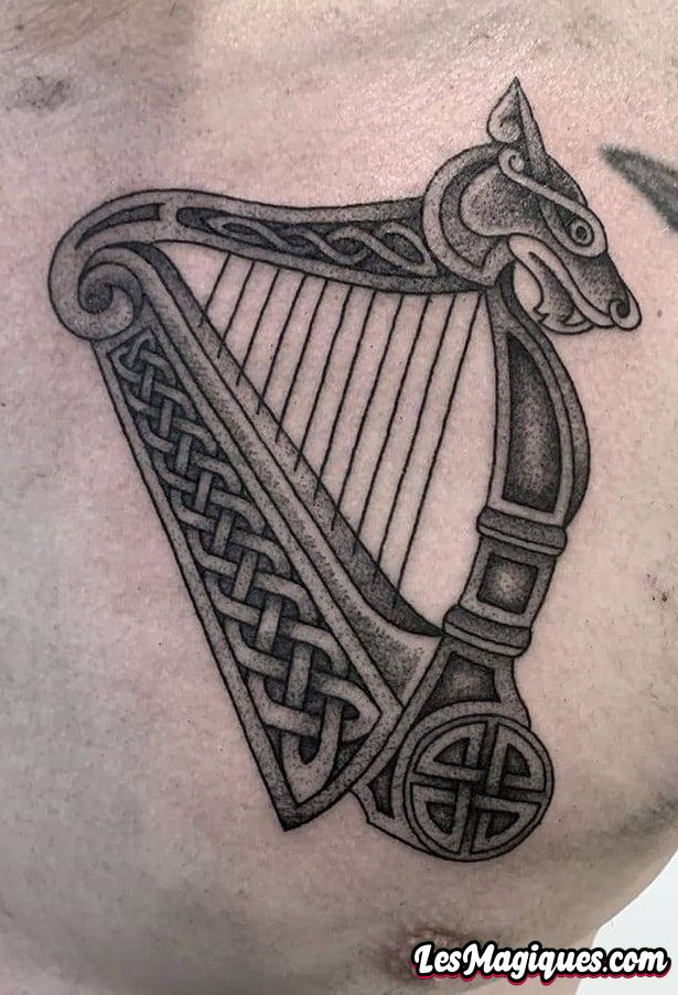Tatouage de harpe celtique
