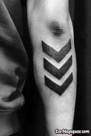 Tatouage Chevron Flèche