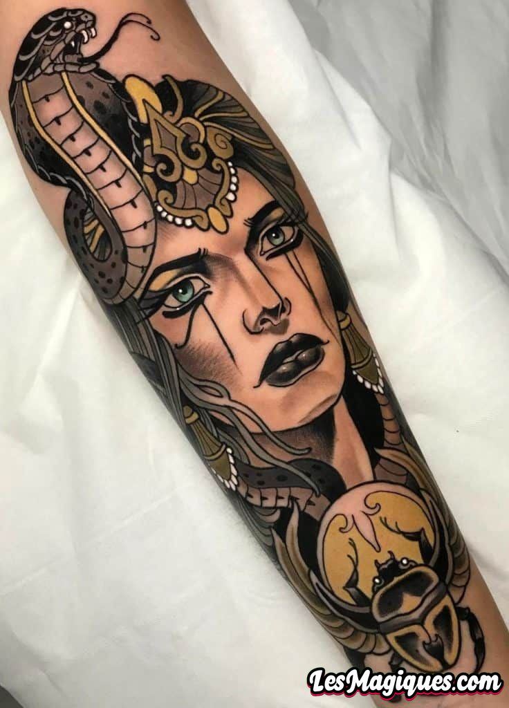 Tatouage Cléopâtre néo-traditionnel