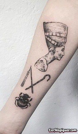 Tatouage escroc et fléau