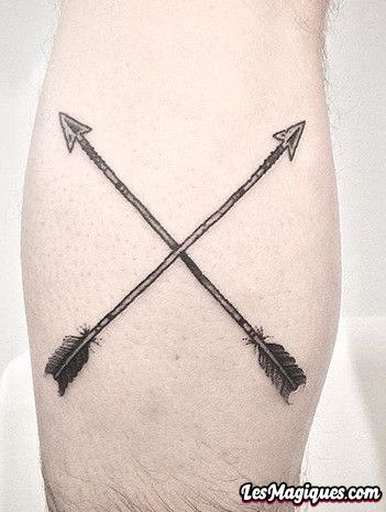 Tatouage Flèche Croisée
