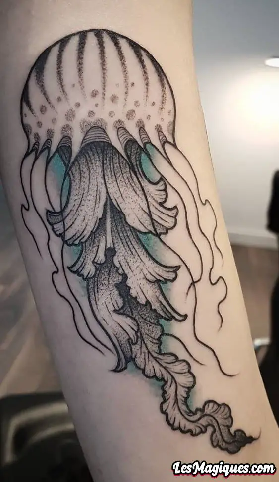 Tatouage de méduses à points
