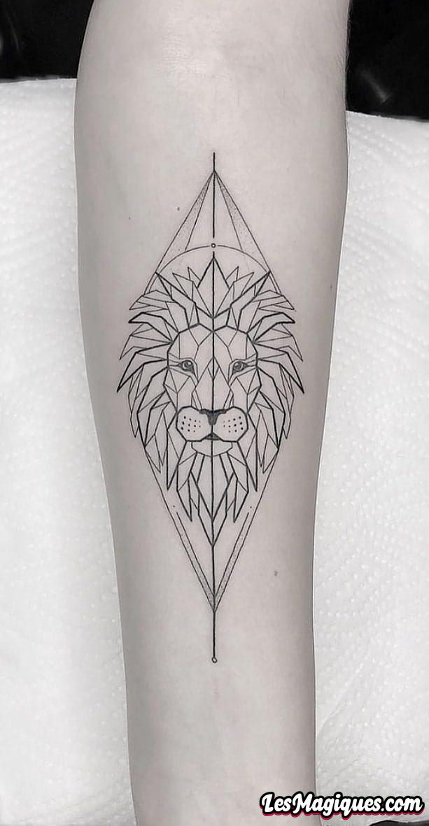 Tatouage Lion Géométrique