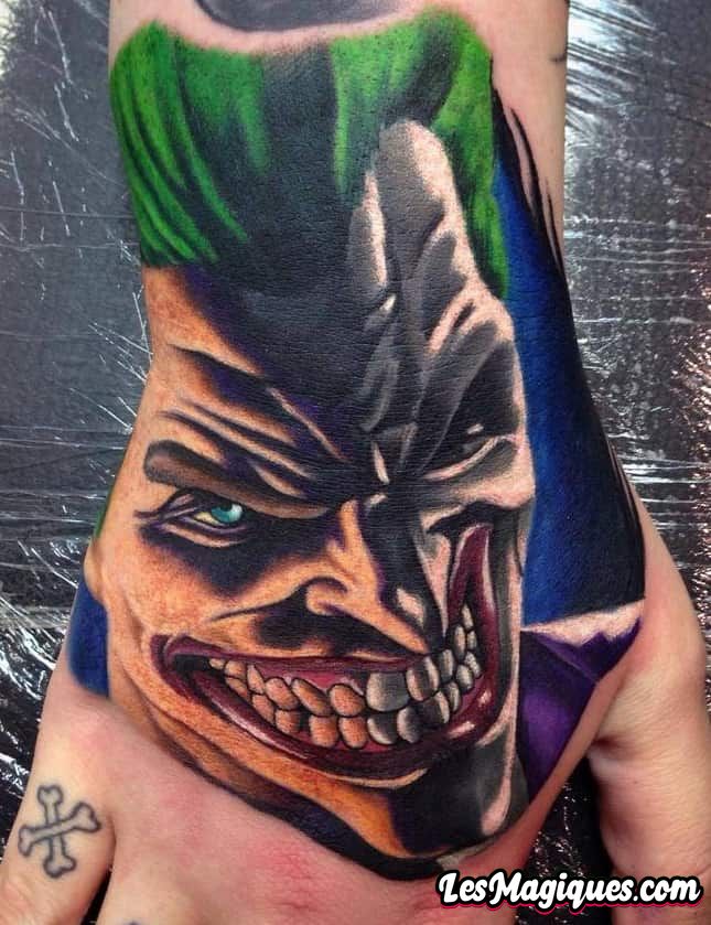 Tatouage Joker sur la main