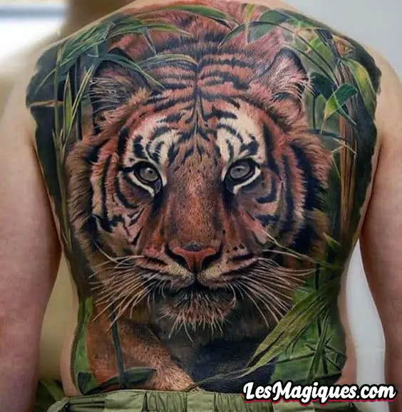 Grand tatouage de tigre