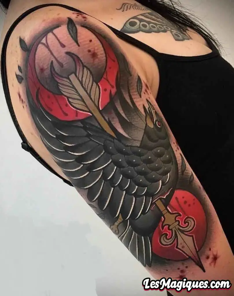 Tatouage flèche néo-traditionnel