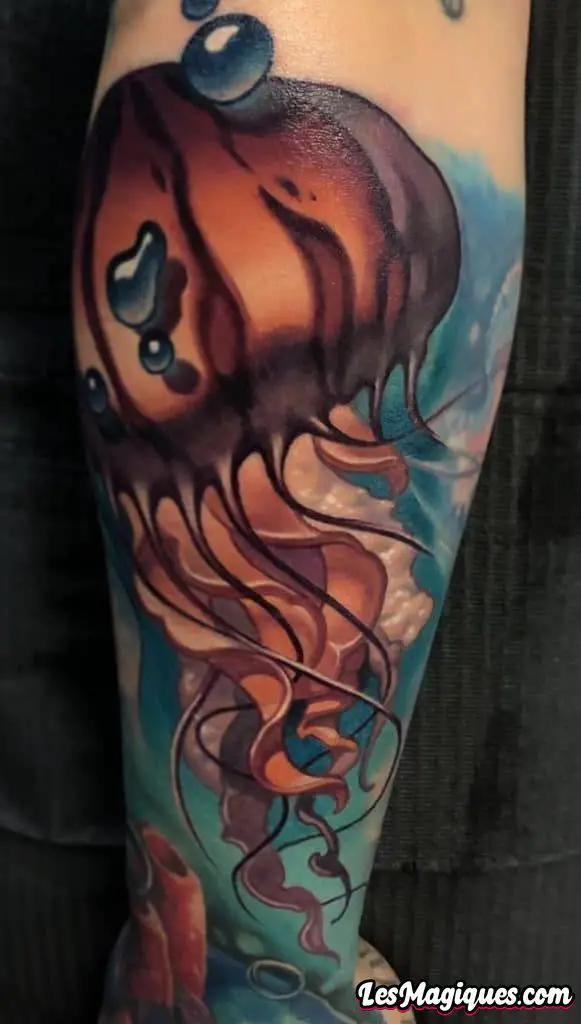 Tatouage de méduse de la nouvelle école