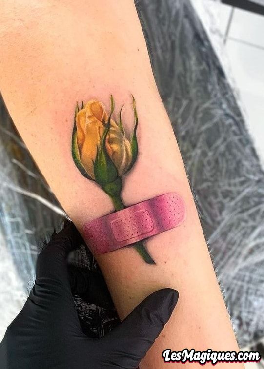 Tatouage Fleur Réaliste
