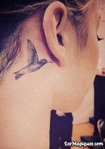 Le tatouage de colibri de Sarah Hyland