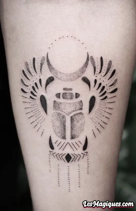 Tatouage de scarabée pointillé