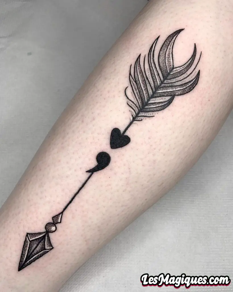 Tatouage flèche point-virgule