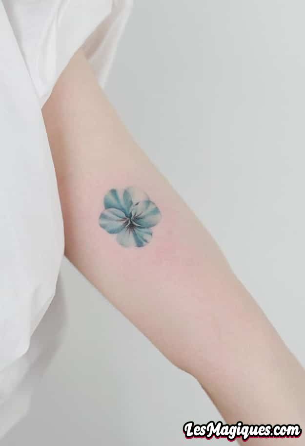 Tatouage Petite Fleur