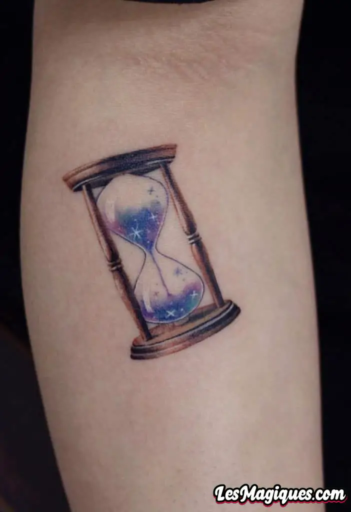 Petit tatouage sablier