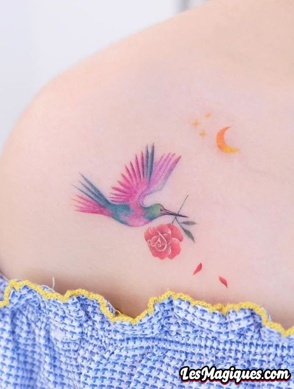 Petit tatouage de colibri