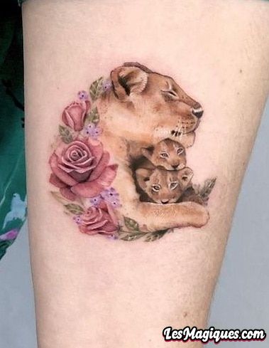 Tatouages ​​​​de fleurs et de lions