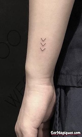 Tatouage à trois flèches