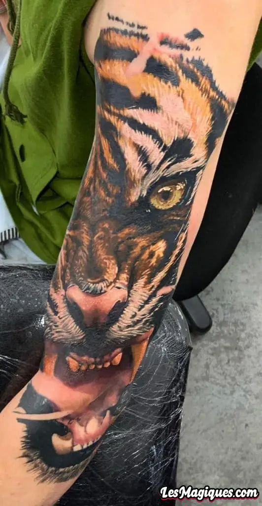 Tatouage de tigre sur le bras