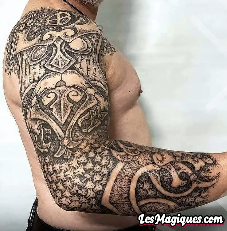Manche de tatouage viking