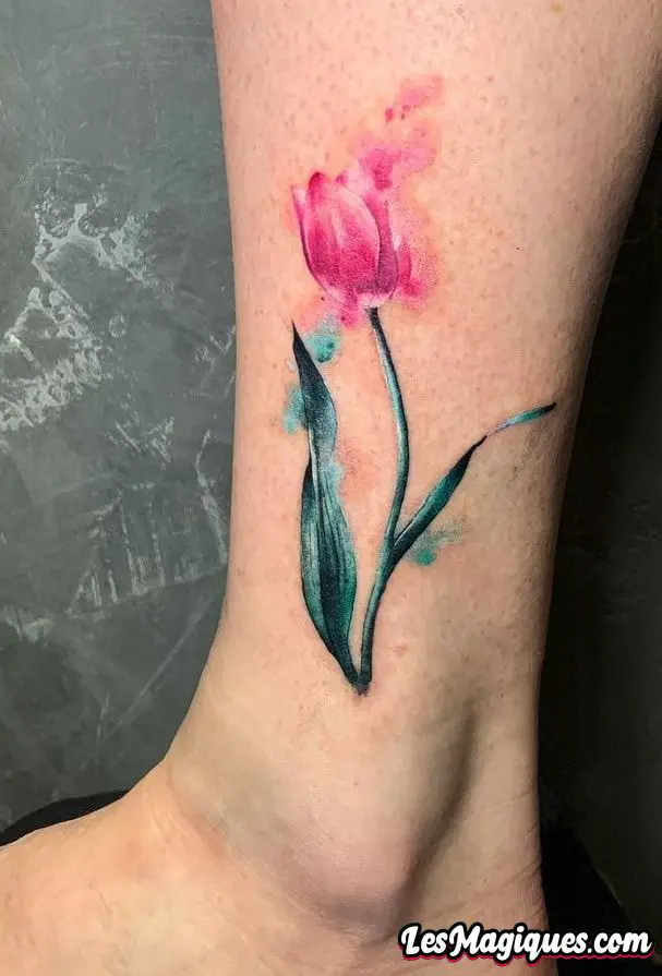 Tatouage de tulipe aquarelle